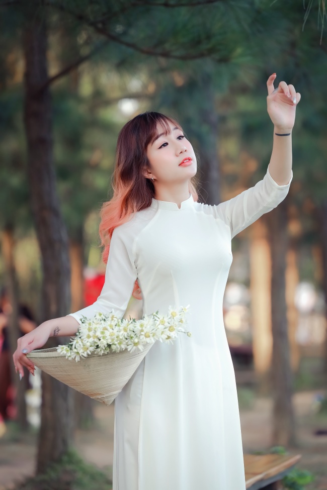 84间房主播跳舞 子弹玫瑰